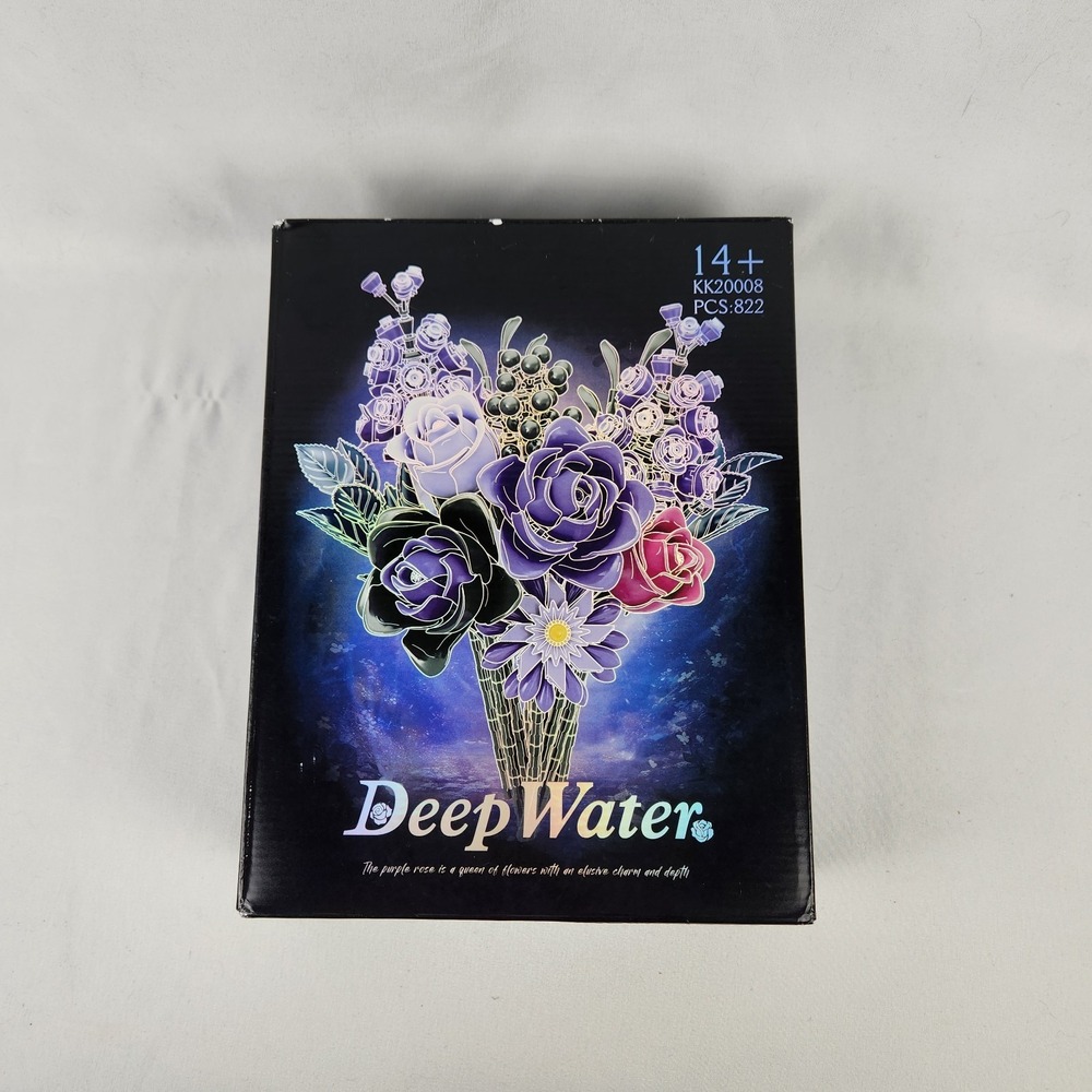 New in Box Building Block Toys Deep Water Purple Rose Bouquet 822 pc Age 14+